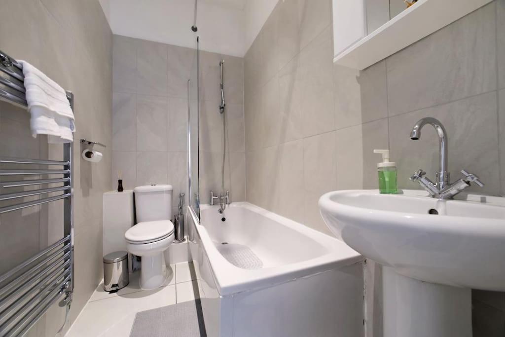 Paddington Modern Flat